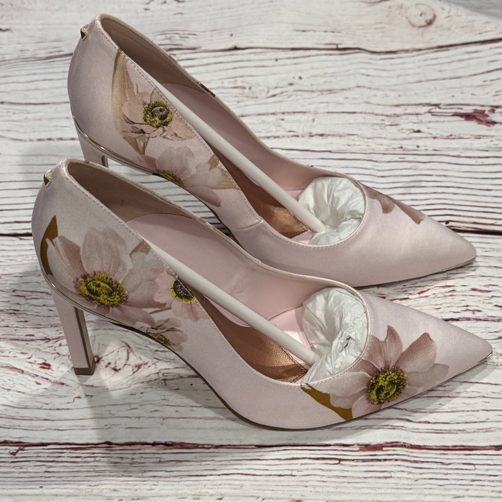 NIB Ted Baker Melnipic Pump in Light Pink Sz 37 Sz 6.5 - Picture 8 of 16